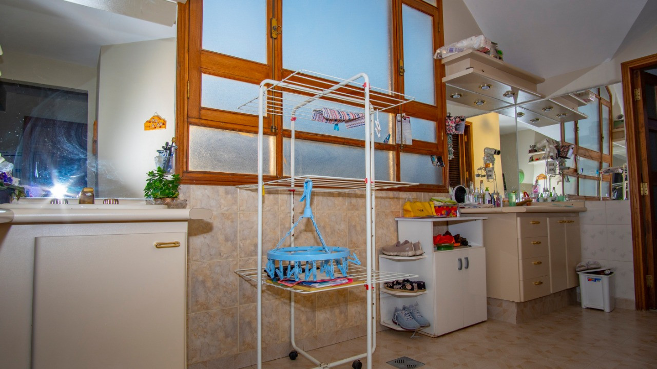 Casa en Temporal en Cochabamba 3 dormitorios 4 baños 3 parqueos Foto 6