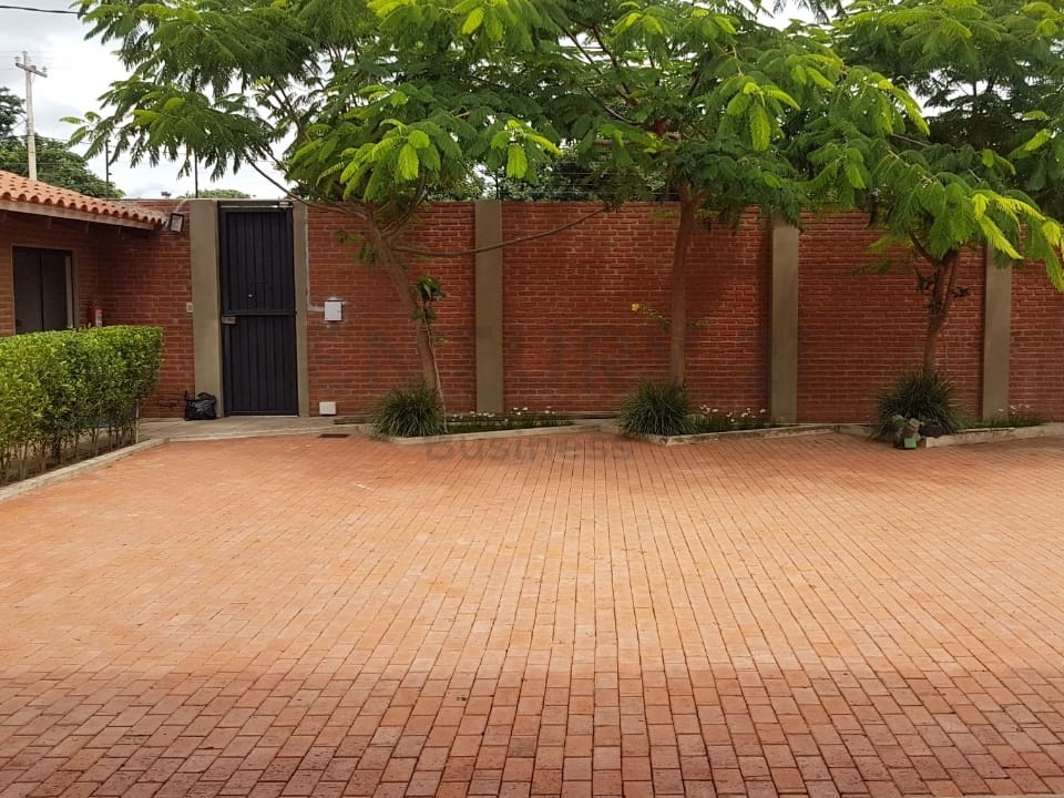 Oficina en AlquilerDirección: 6to anillo Av Pirai 
Zona: 
Municipio: Sur
Departamento: Santa Cruz
País: Bolivia Foto 10