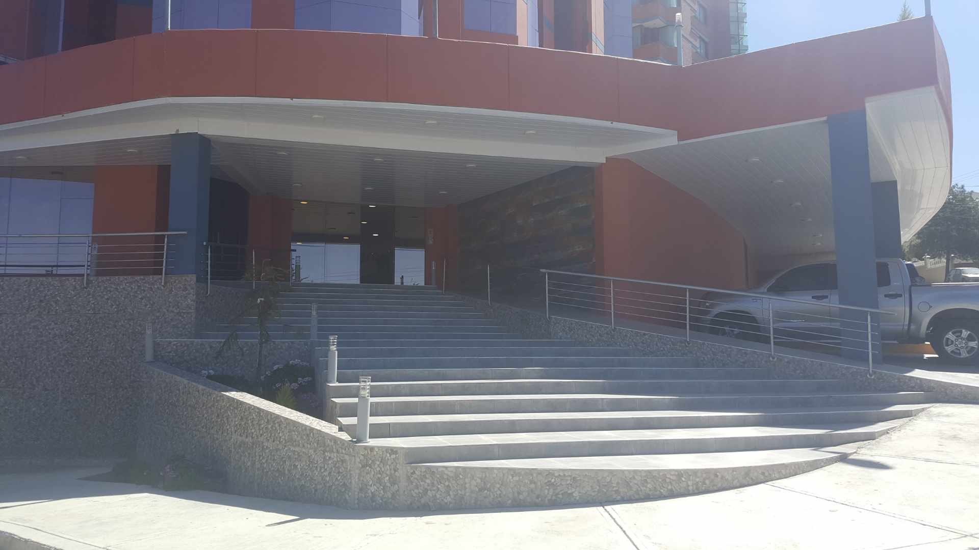 Departamento en VentaUrb. Priv. San Alberto. Bella Vista. Zona Sur. Edif. TABORGA II. 3 dormitorios 4 baños 1 parqueos Foto 3