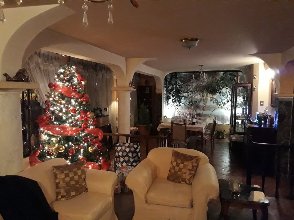 Casa en VentaCalle Teniente Oquendo a una cuadra de la Avenida Peru Foto 2