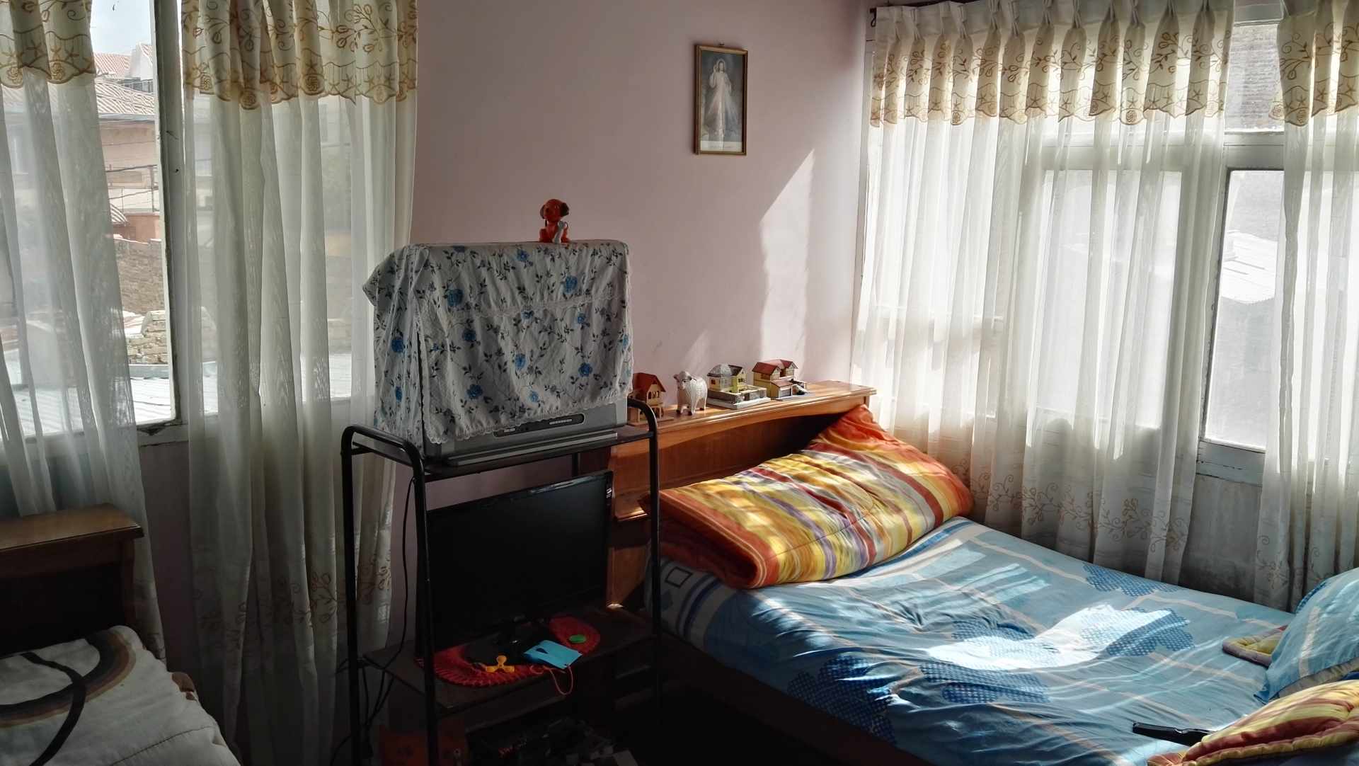 Casa en Tupuraya en Cochabamba 4 dormitorios 3 baños 1 parqueos Foto 8