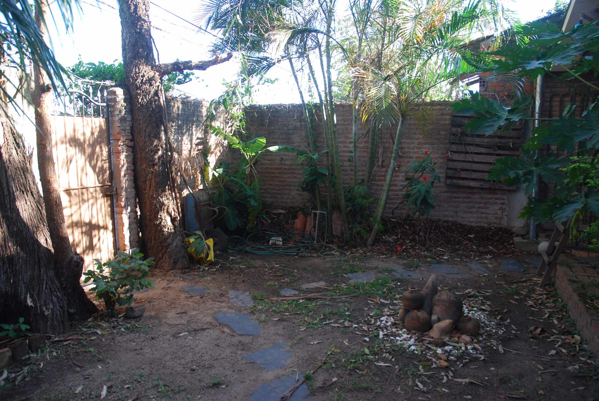 Casa en Entre 4to y 5to anillo Oeste en Santa Cruz de la Sierra 4 dormitorios 2 baños 2 parqueos Foto 3