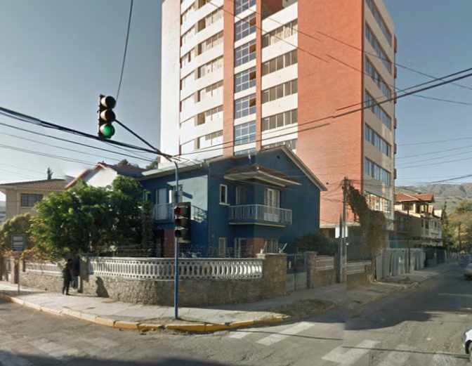 Casa en VentaCalle Oruro esquina Antezana 6 dormitorios 5 baños 4 parqueos Foto 4