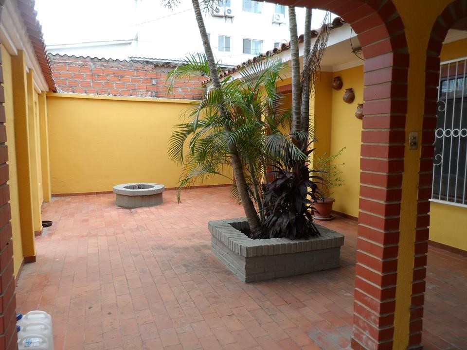 Casa Calle Luis Medina 32 ( Tercer anillo externo Av Banzer) Foto 3