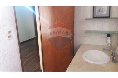 Departamento en El Molino en Tarija 4 dormitorios 2 baños  Foto 18
