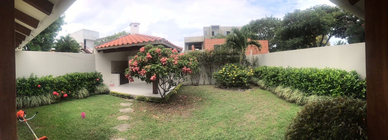 Casa en Urubó en Santa Cruz de la Sierra 4 dormitorios 5 baños 2 parqueos Foto 15