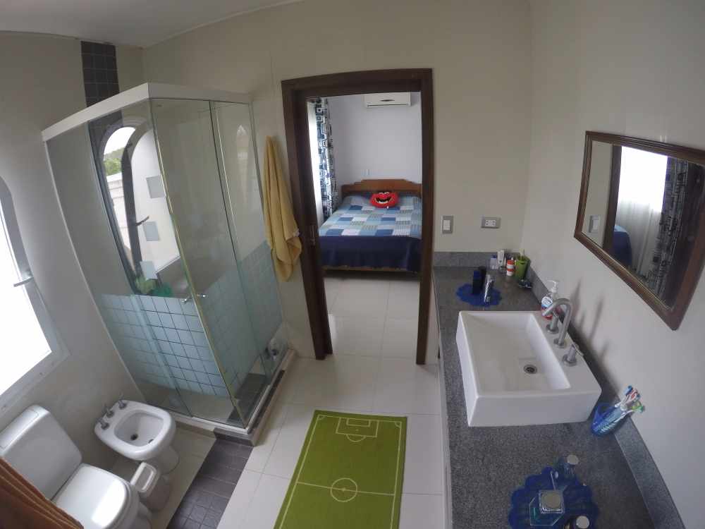 Casa en Urubó en Santa Cruz de la Sierra 4 dormitorios 6 baños 6 parqueos Foto 6