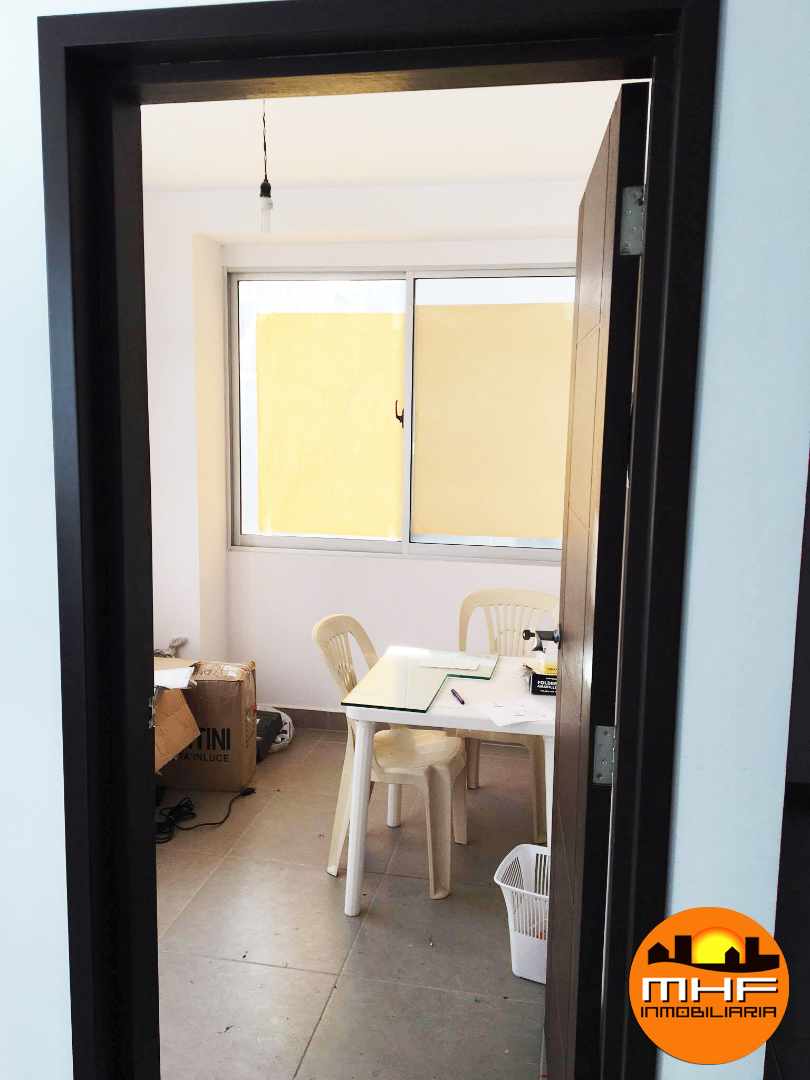 Oficina en Queru Queru en Cochabamba 1 dormitorios 1 baños  Foto 1