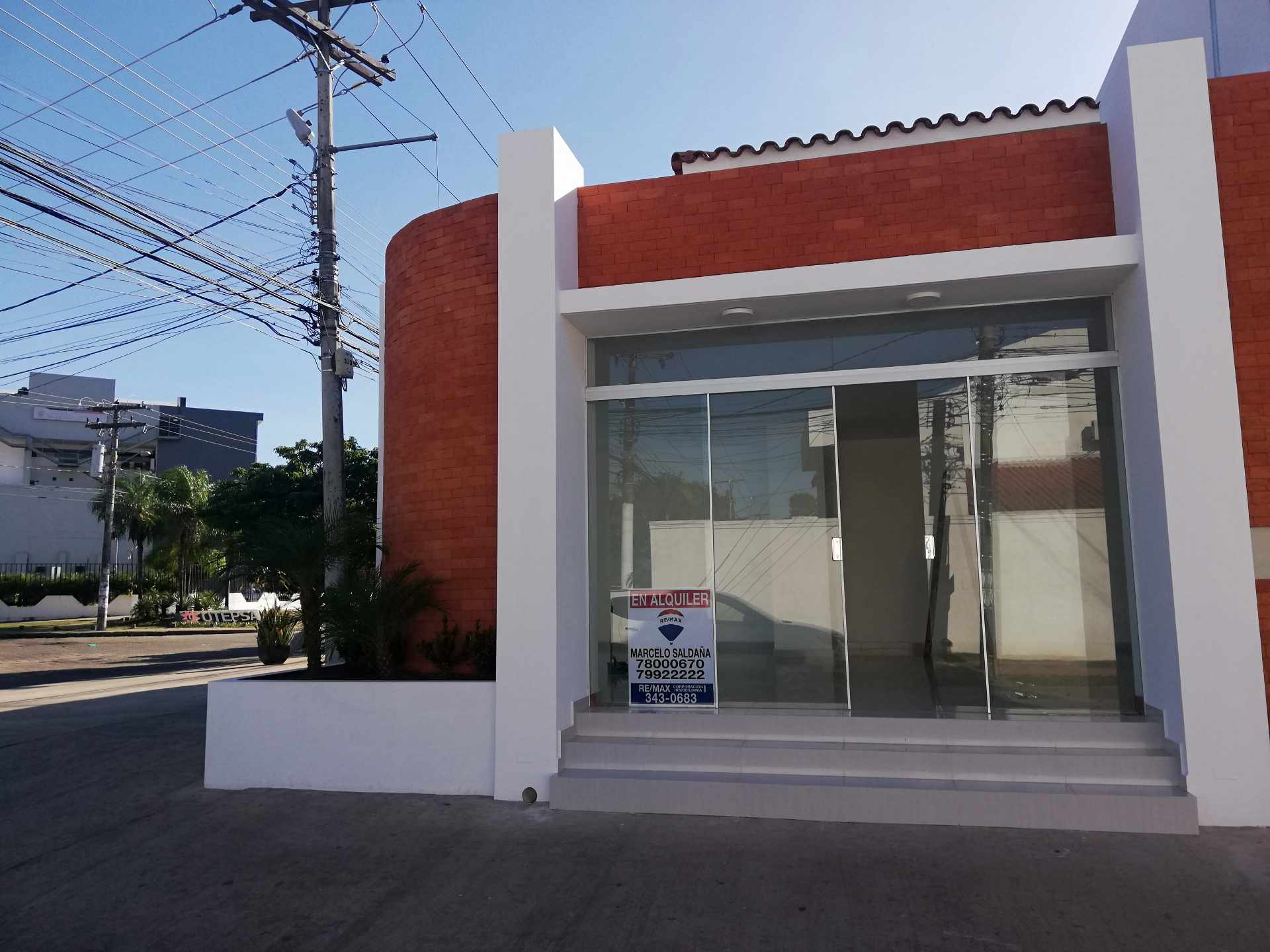 Local comercial 3ER ANILLO EXT. ESQ. LOS PINOS (SIRARI) Foto 6