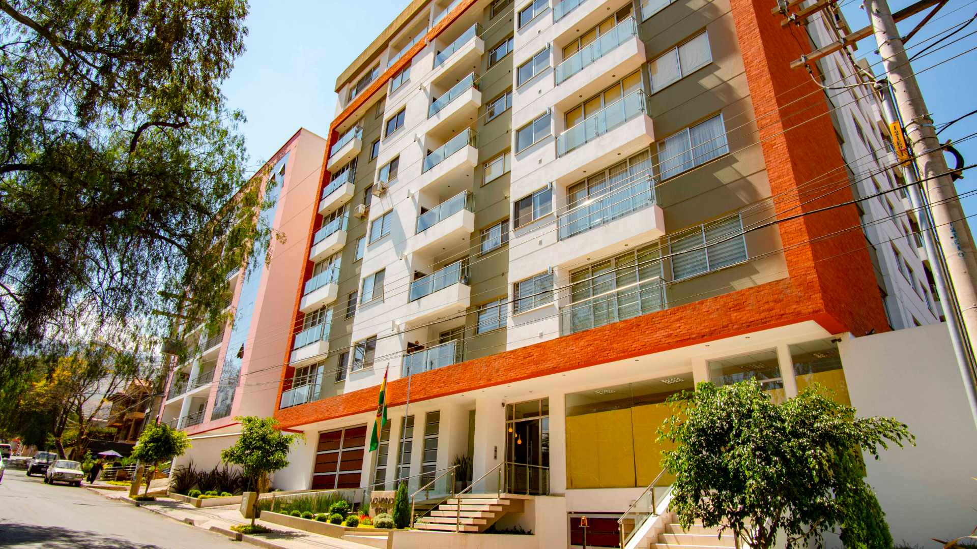 Departamento en Aranjuez en Cochabamba 3 dormitorios 3 baños 1 parqueos Foto 1