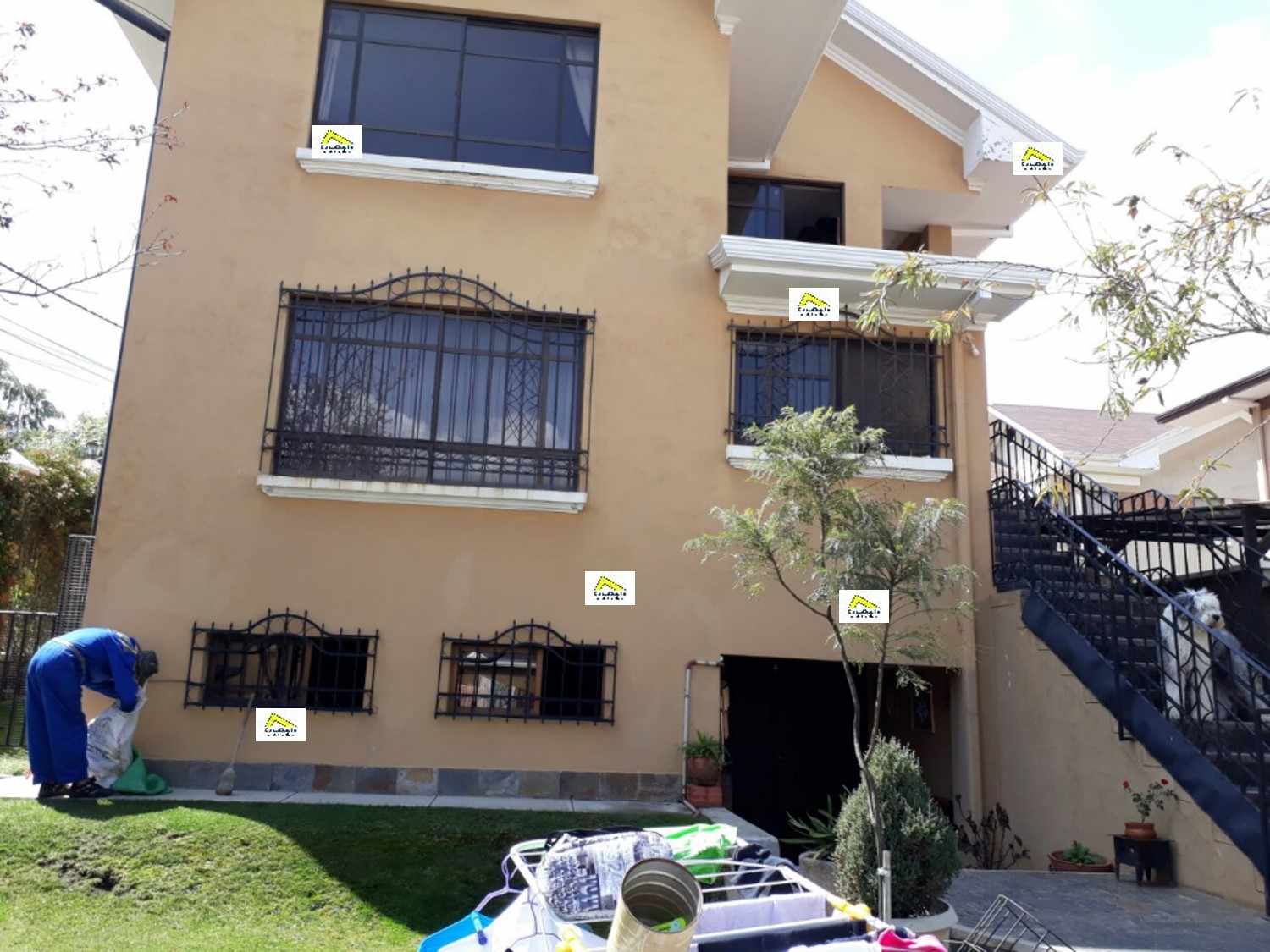 Casa en Achumani en La Paz 5 dormitorios 5 baños 4 parqueos Foto 1