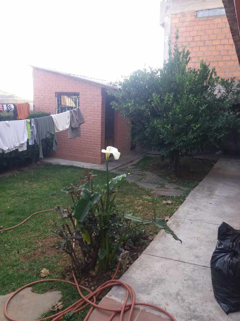 Casa en Aranjuez en Cochabamba 8 dormitorios 4 baños 3 parqueos Foto 15