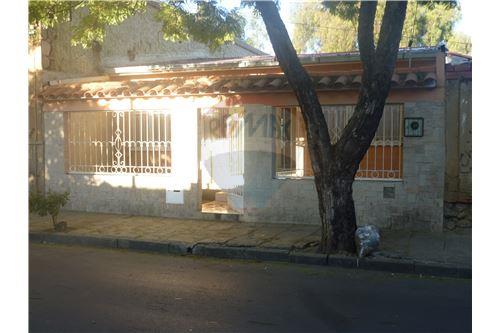 Casa en AlquilerJunin entre Madrid e Ingavi 5 dormitorios 2 baños  Foto 1