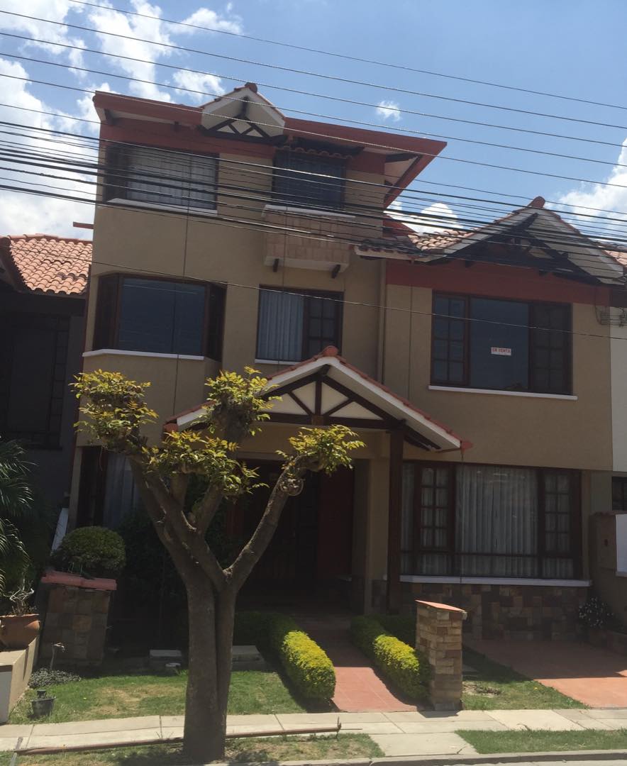 Casa en Sarco en Cochabamba 4 dormitorios 5 baños 2 parqueos Foto 8