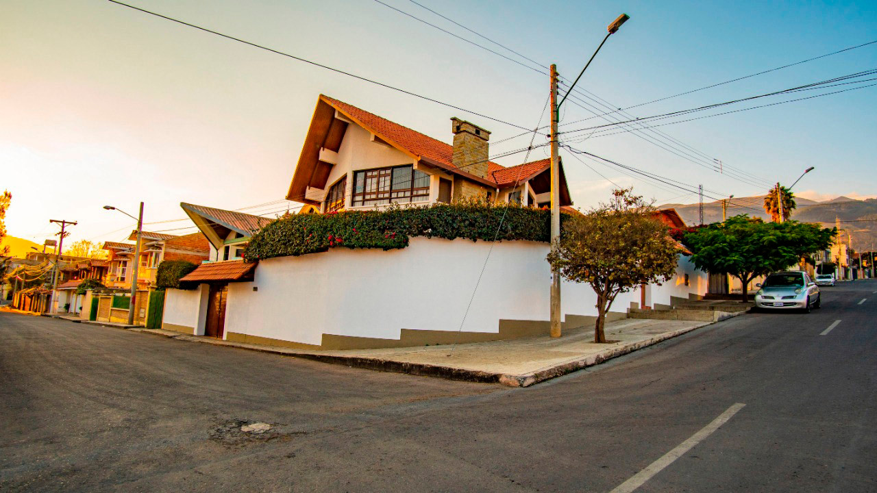 Casa en Temporal en Cochabamba 3 dormitorios 4 baños 3 parqueos Foto 16