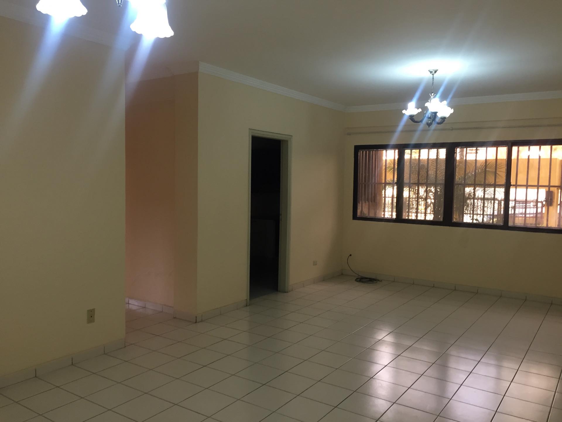 Departamento en VentaCondominio El Paraiso ,c/ Santiago Ortiz # 80 , entre 1 y 2 anillo  2 dormitorios 1 baños  Foto 4