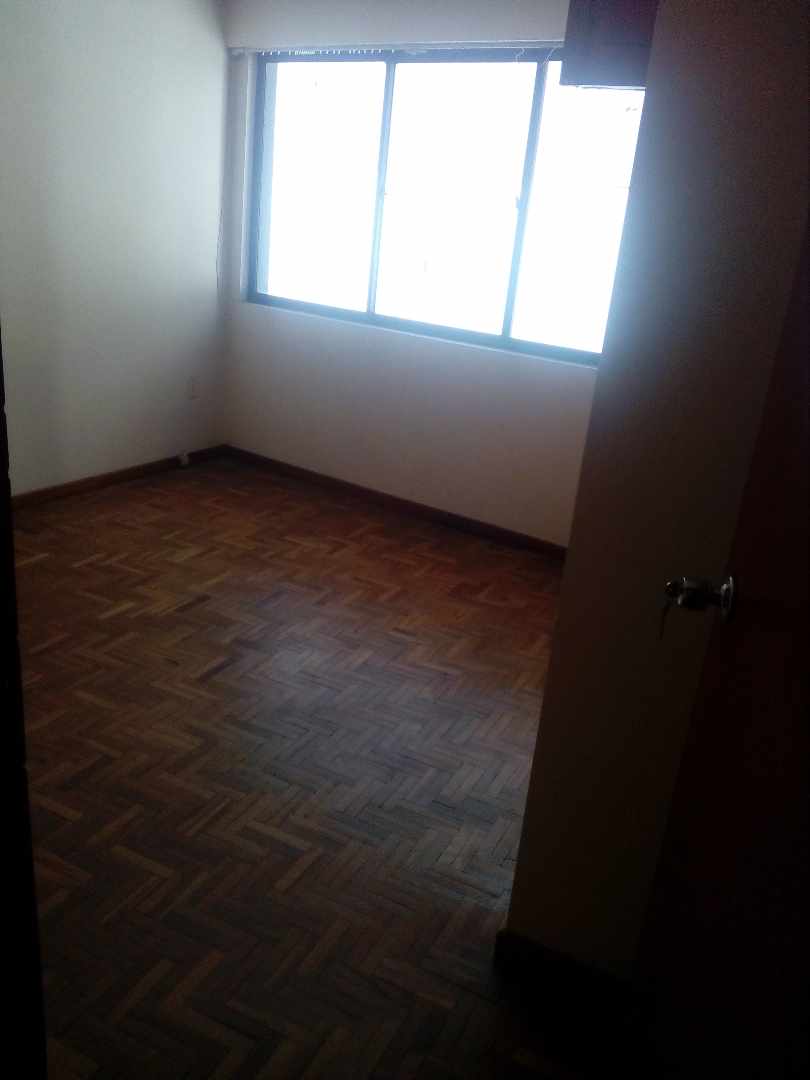 Departamento en Miraflores en La Paz 4 dormitorios 2 baños 1 parqueos Foto 1