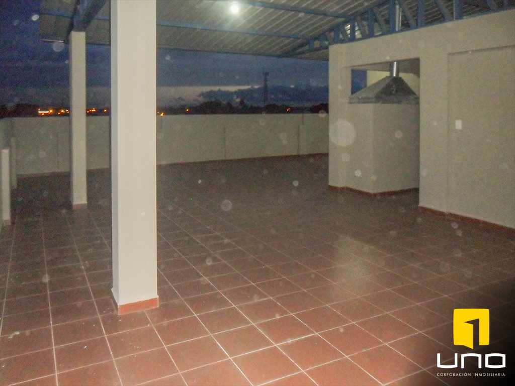 Casa en AlquilerZONA ESTE; AV. PARAGUA Y 4TO ANILLO 6 dormitorios 5 baños 2 parqueos Foto 6