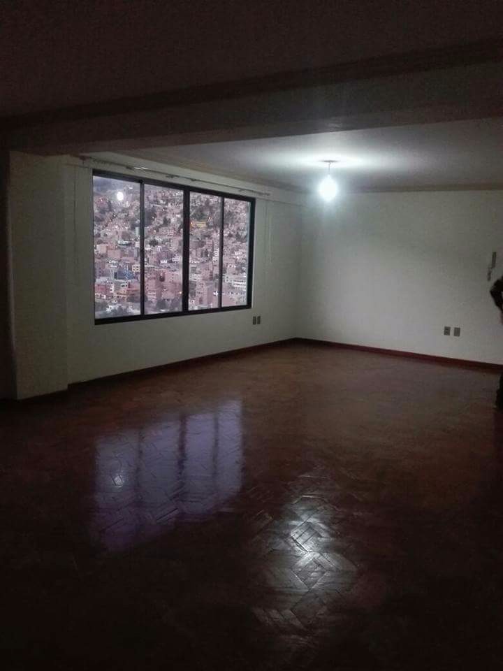 Departamento en Miraflores en La Paz 3 dormitorios 4 baños  Foto 1