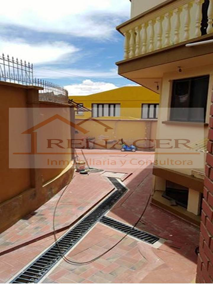 Casa en Achumani en La Paz 6 dormitorios 4 baños 3 parqueos Foto 9