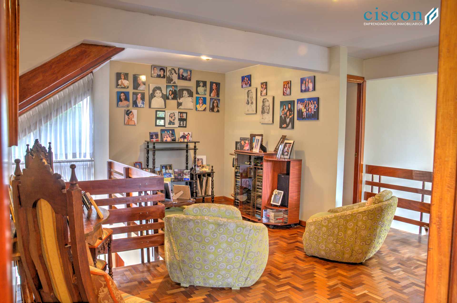 Casa en VentaAchumani, Zona Colegio Franco Boliviano 4 dormitorios 3 baños 3 parqueos Foto 5