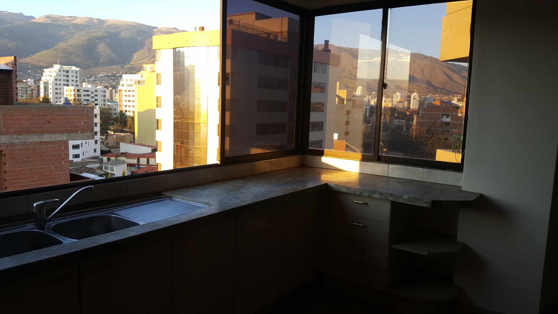 Departamento en Noroeste en Cochabamba 3 dormitorios 4 baños 1 parqueos Foto 8