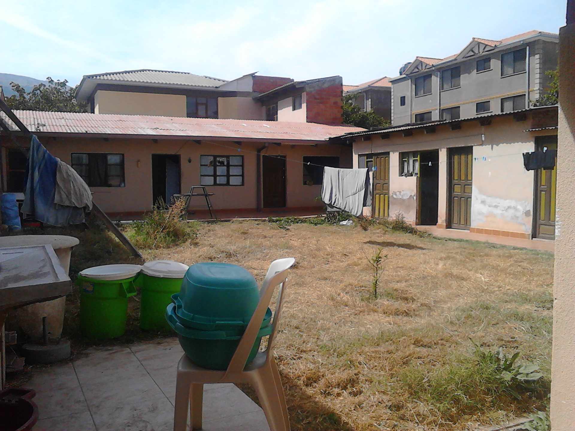 Casa en Mayorazgo en Cochabamba 7 dormitorios 2 baños 3 parqueos Foto 5