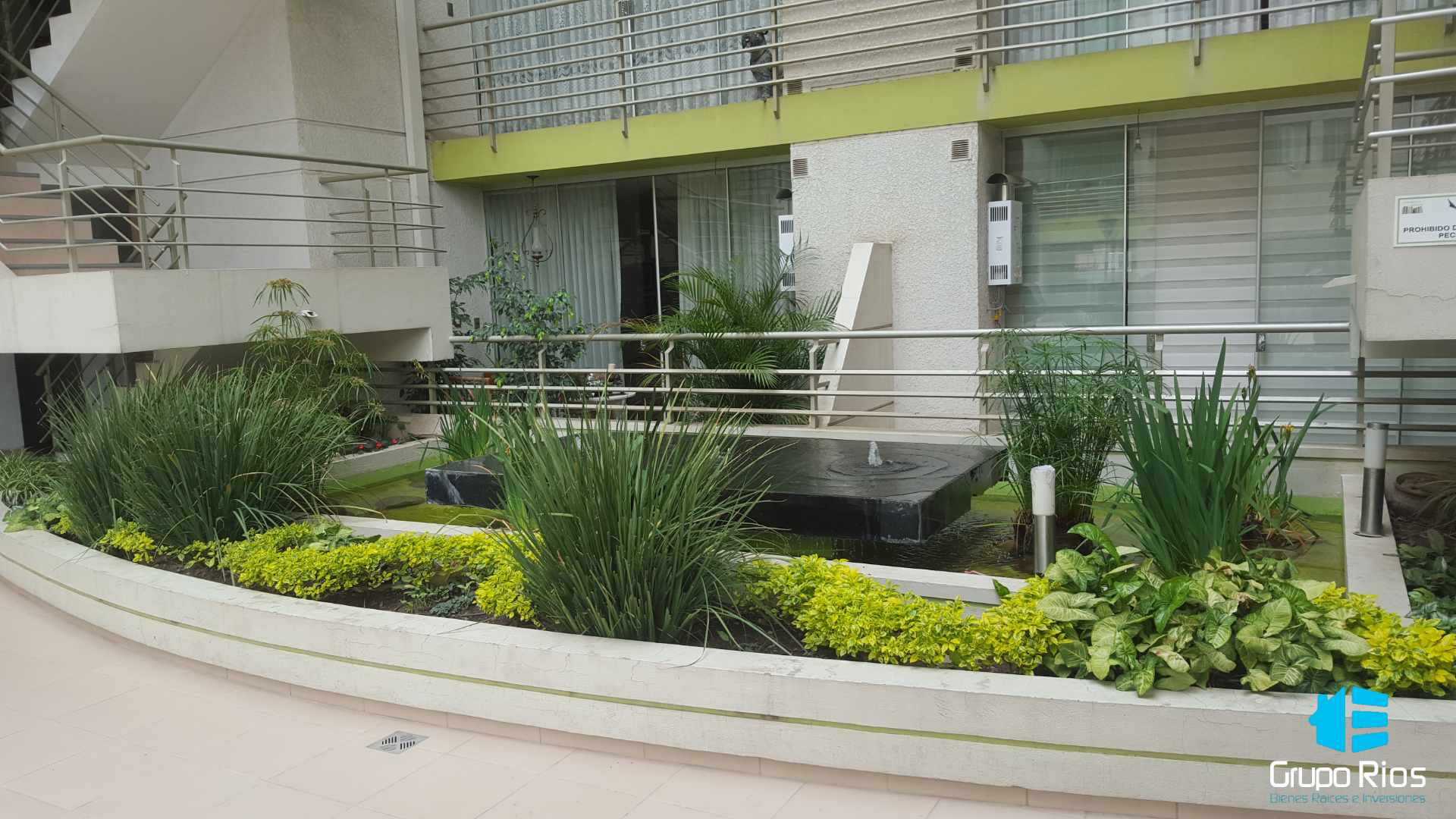 Departamento en VentaCalle irigoyen casi juan de la rosa 3 dormitorios 3 baños 2 parqueos Foto 6