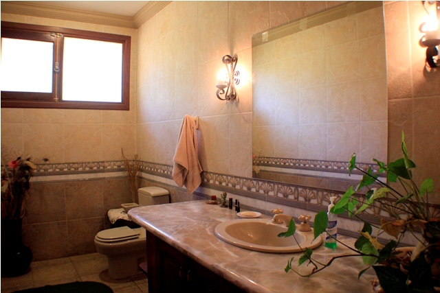 Casa en VentaCalle Innominada, Urb. El Paraiso 4 dormitorios 5 baños  Foto 2