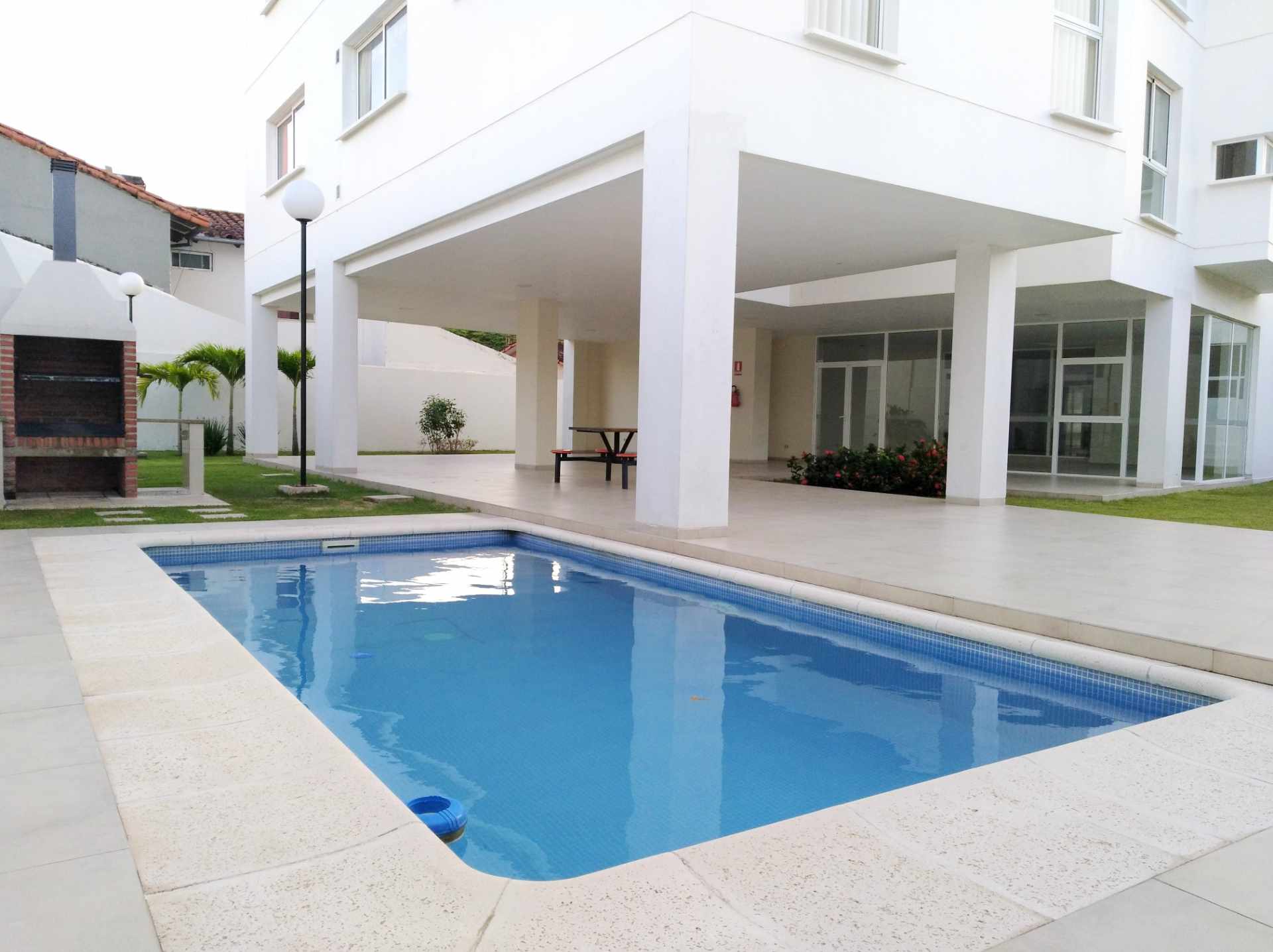 Departamento Av. Busch Casi 2do Anillo. Condominio Águilas Foto 7