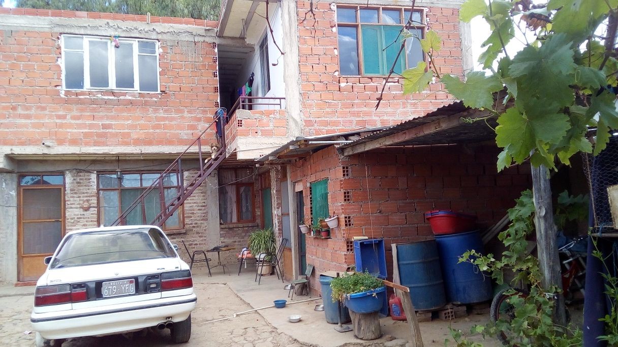 Casa en Aranjuez en Cochabamba 6 dormitorios 3 baños 3 parqueos Foto 3