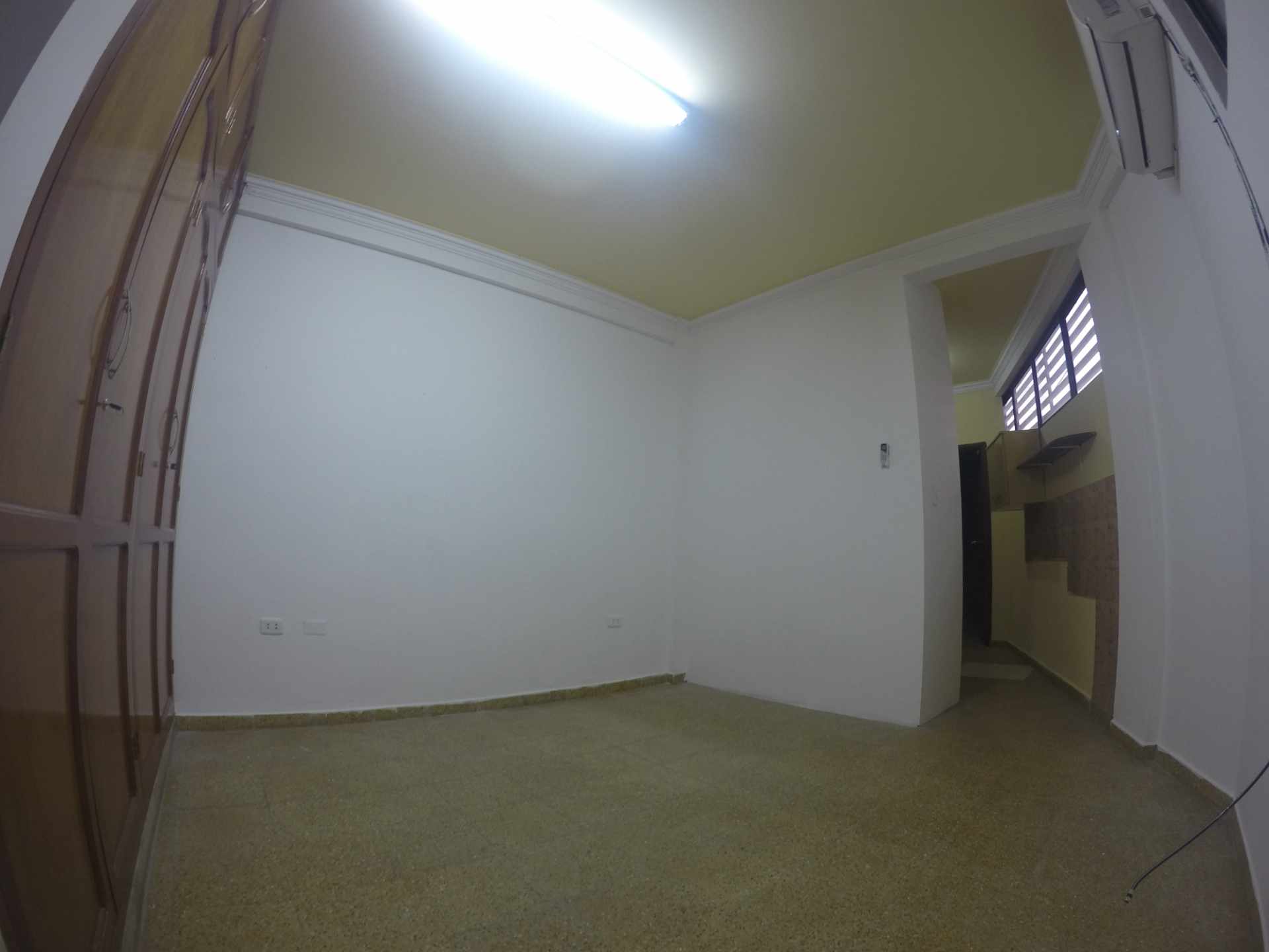 Departamento en Entre 1er y 2do anillo Norte en Santa Cruz de la Sierra 1 dormitorios 1 baños  Foto 3