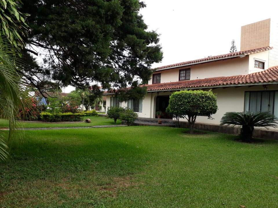 Casa en Doble vía La Guardia en Santa Cruz de la Sierra 4 dormitorios 4 baños 6 parqueos Foto 8