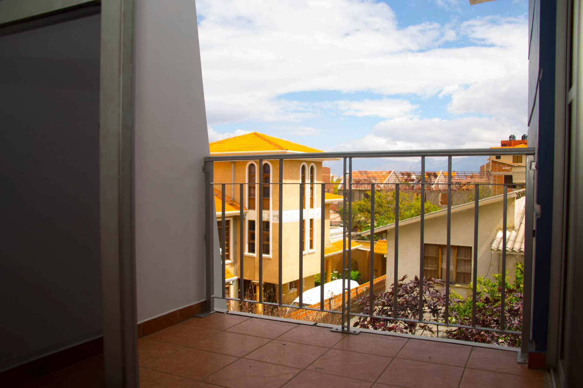 Departamento en Sarco en Cochabamba 4 dormitorios 3 baños 1 parqueos Foto 6