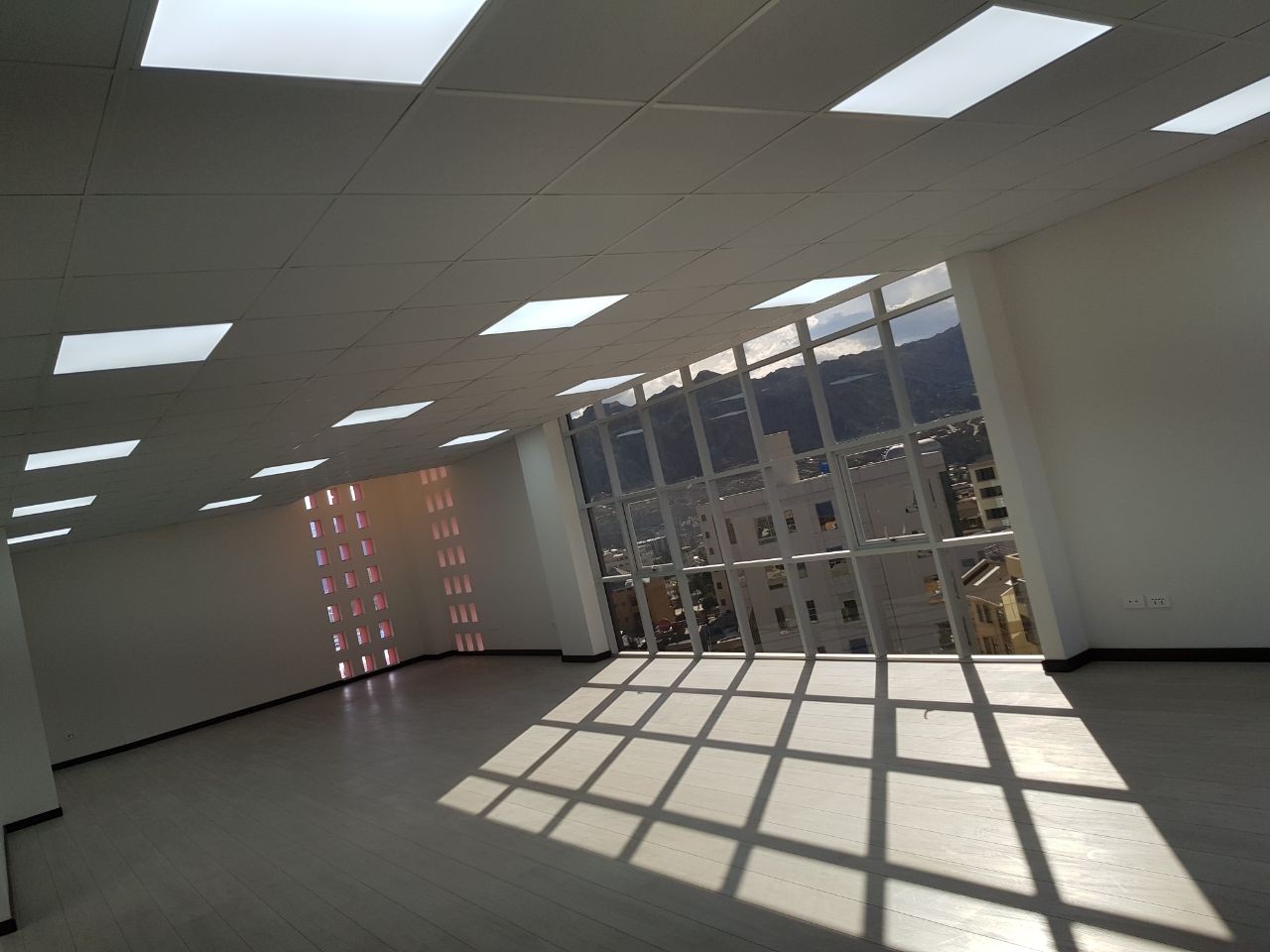 Oficina en AlquilerBloque C, No.14 Calle H Ferrecio 1154 San Miguel, Calacoto. Foto 3