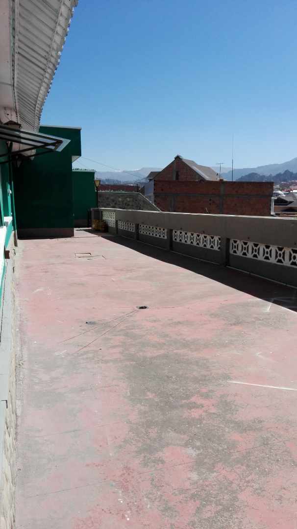 Casa en Cota Cota en La Paz 2 dormitorios 2 baños 3 parqueos Foto 2