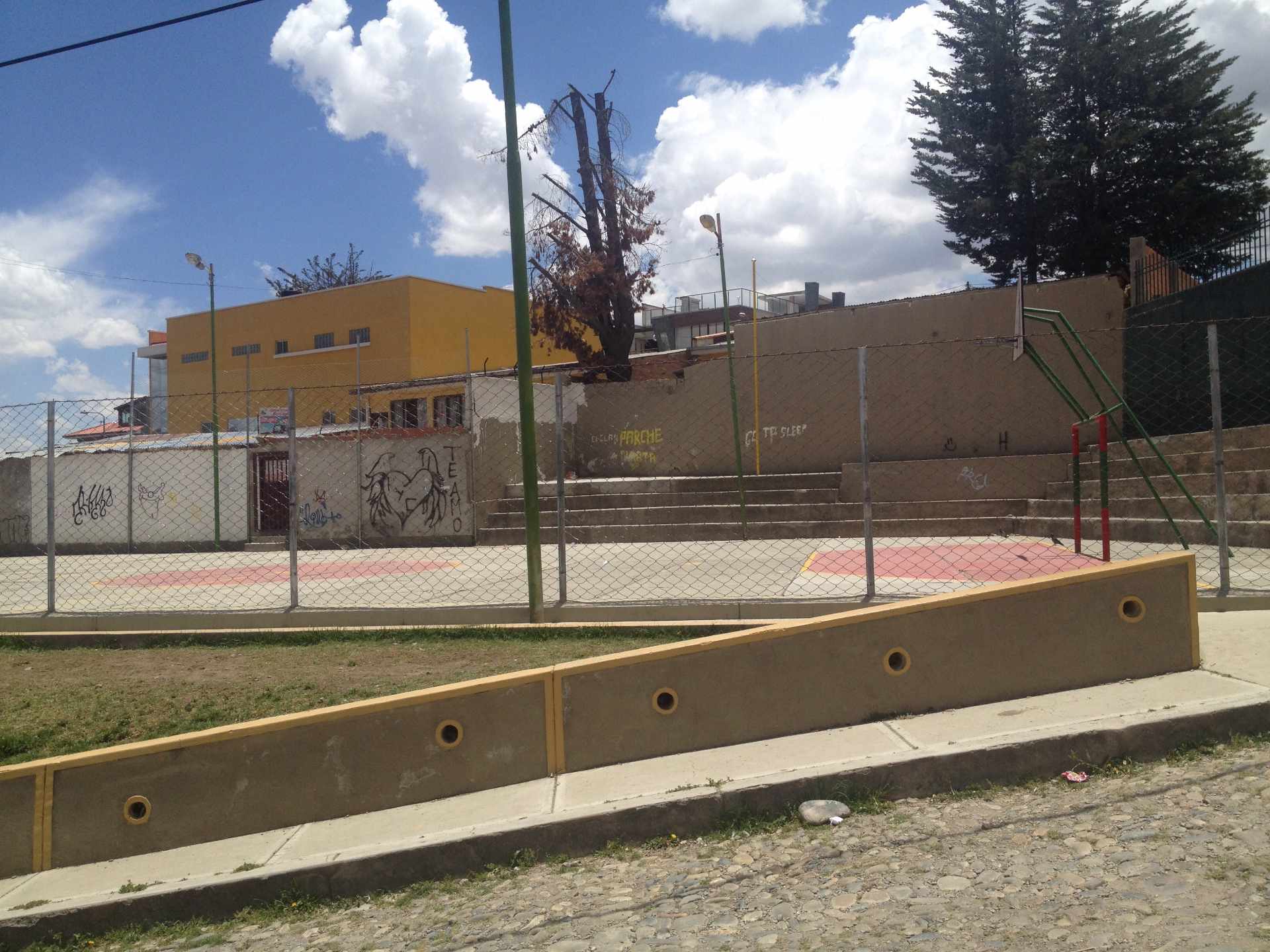 Casa en Chasquipampa en La Paz 4 dormitorios 3 baños 3 parqueos Foto 10