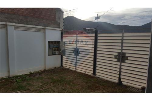 Departamento en Sacaba en Cochabamba 10 dormitorios 2 baños 5 parqueos Foto 8
