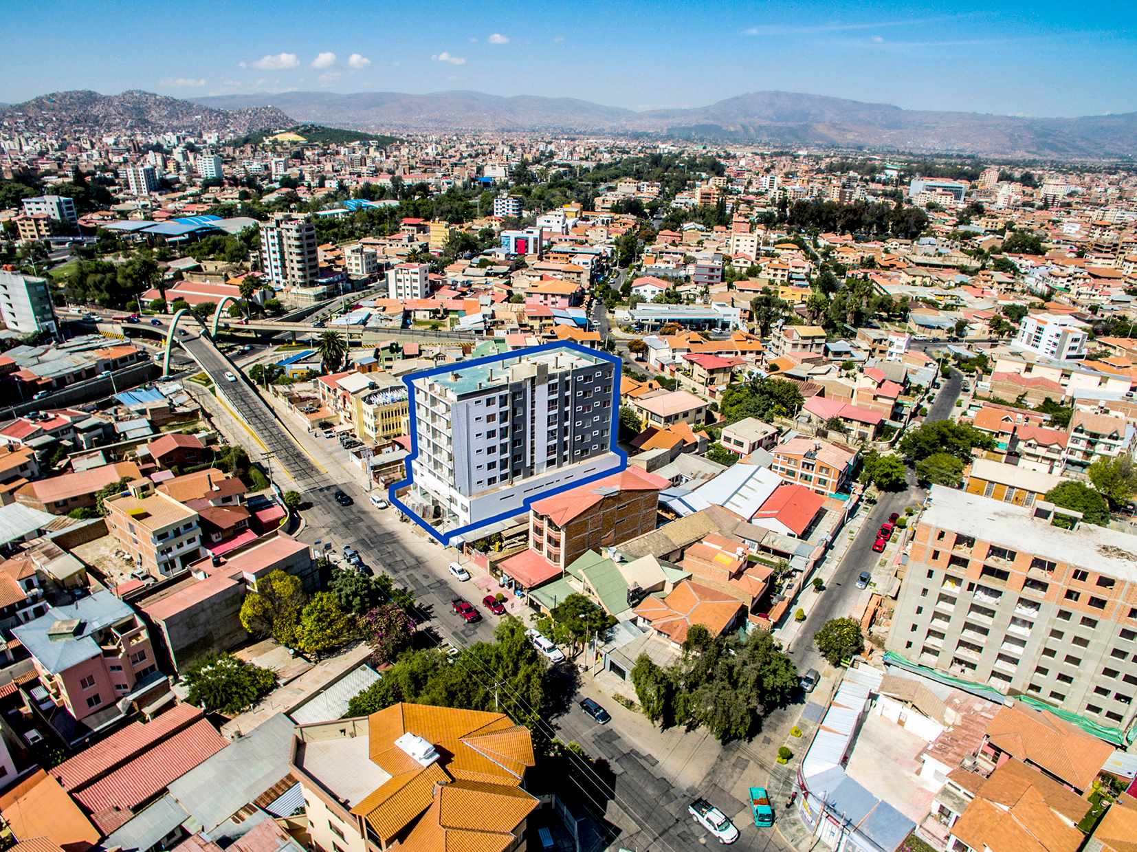 Oficina en Noroeste en Cochabamba 1 dormitorios 1 baños  Foto 2