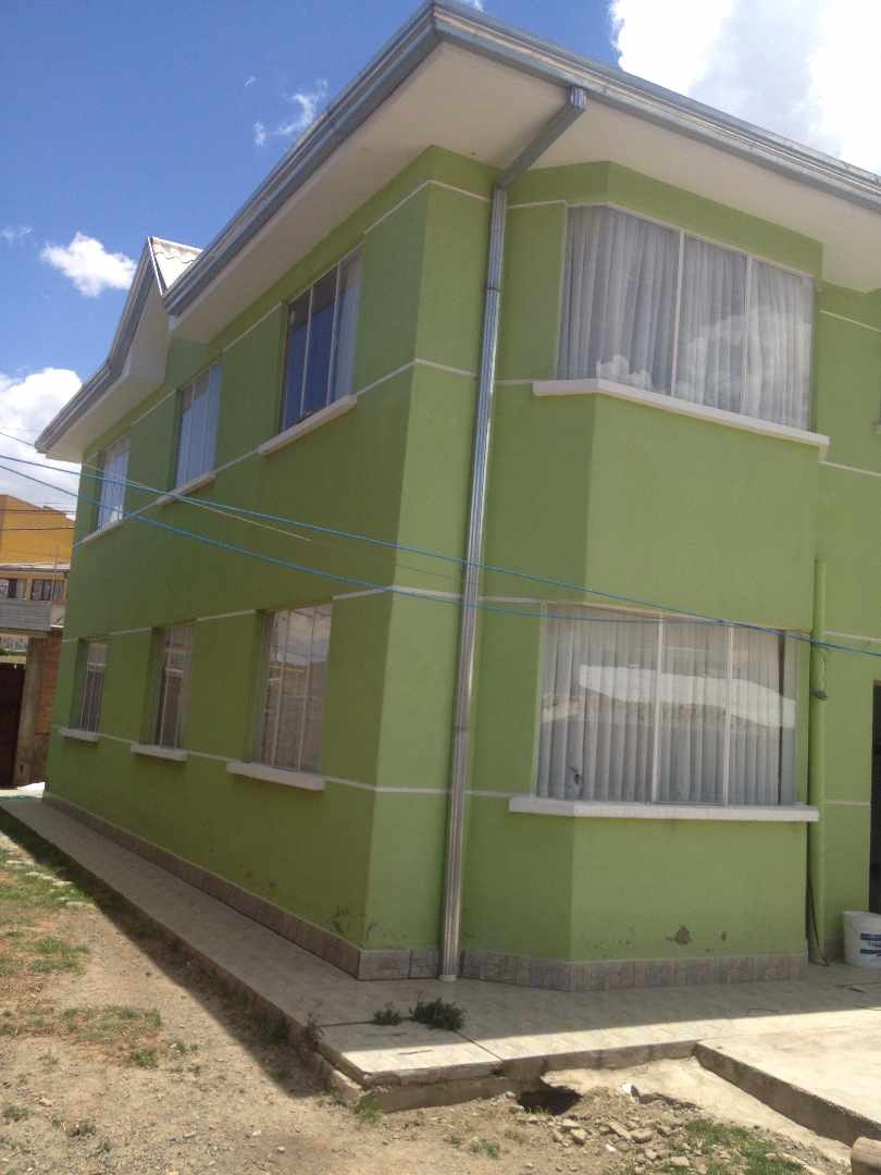Casa en Chasquipampa en La Paz 4 dormitorios 3 baños 3 parqueos Foto 1