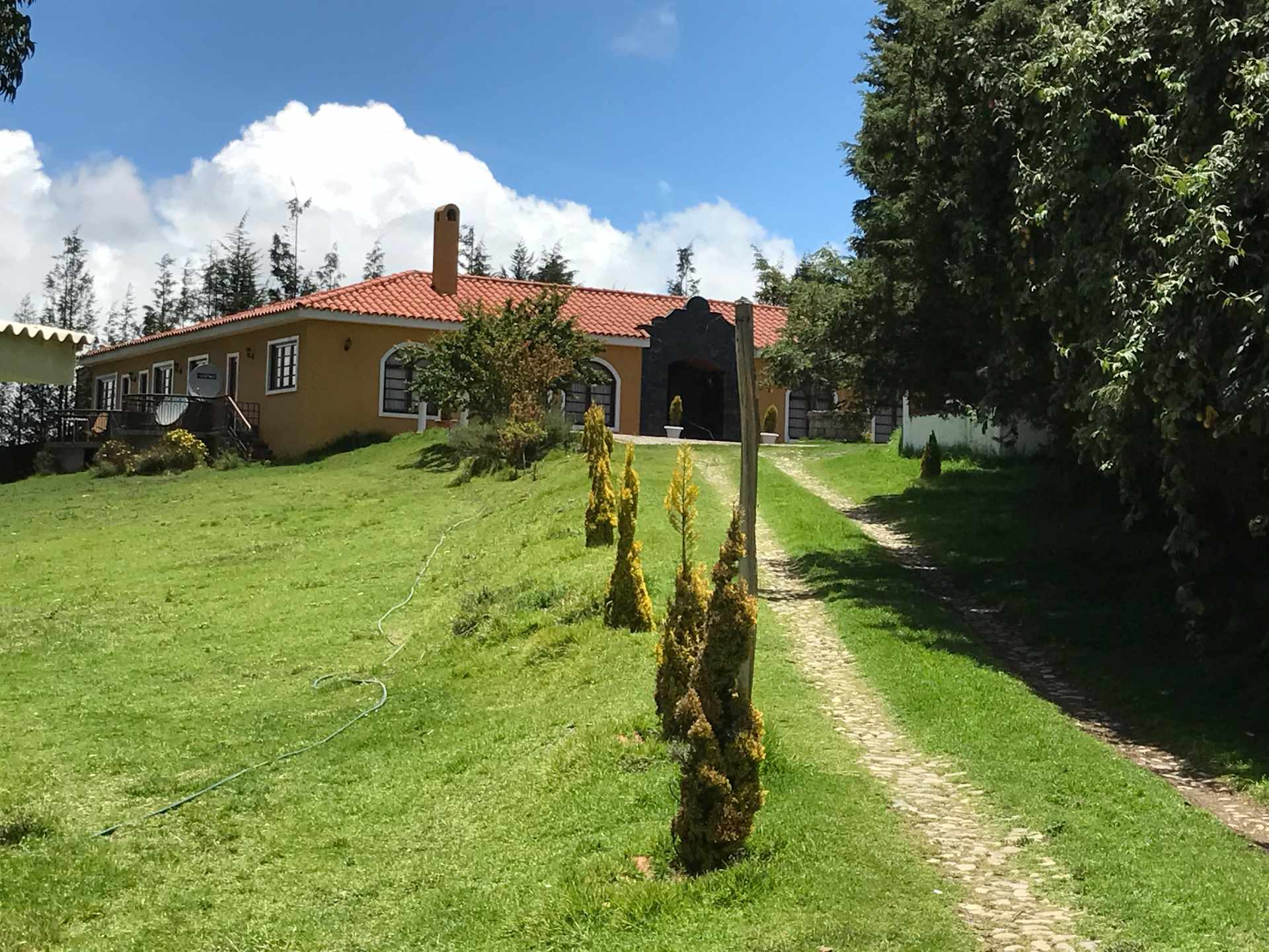 Casa en Achocalla en La Paz 3 dormitorios 5 baños 6 parqueos Foto 10