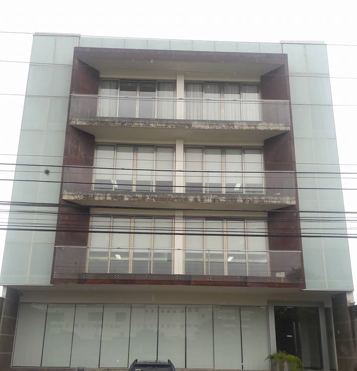 Oficina Edificio en Venta en Equipetrol Norte Foto 1