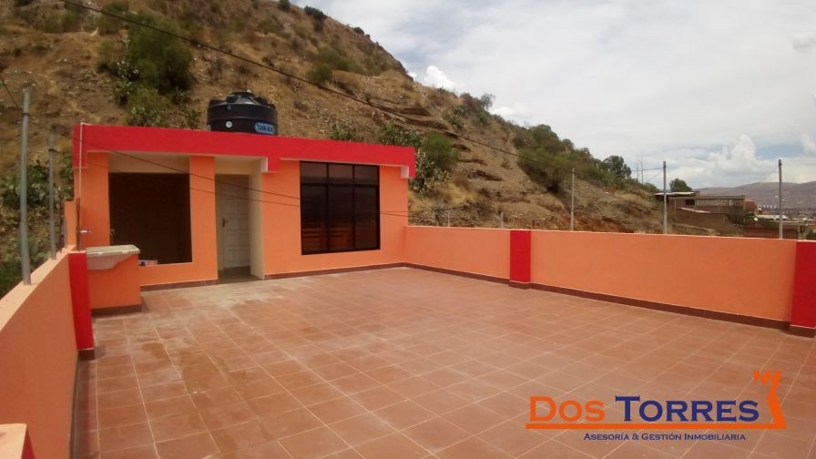 Casa en Alalay en Cochabamba 5 dormitorios 4 baños 1 parqueos Foto 3