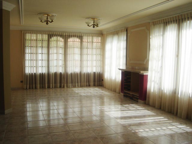 Casa en Pacata en Cochabamba 4 dormitorios 4 baños 4 parqueos Foto 9