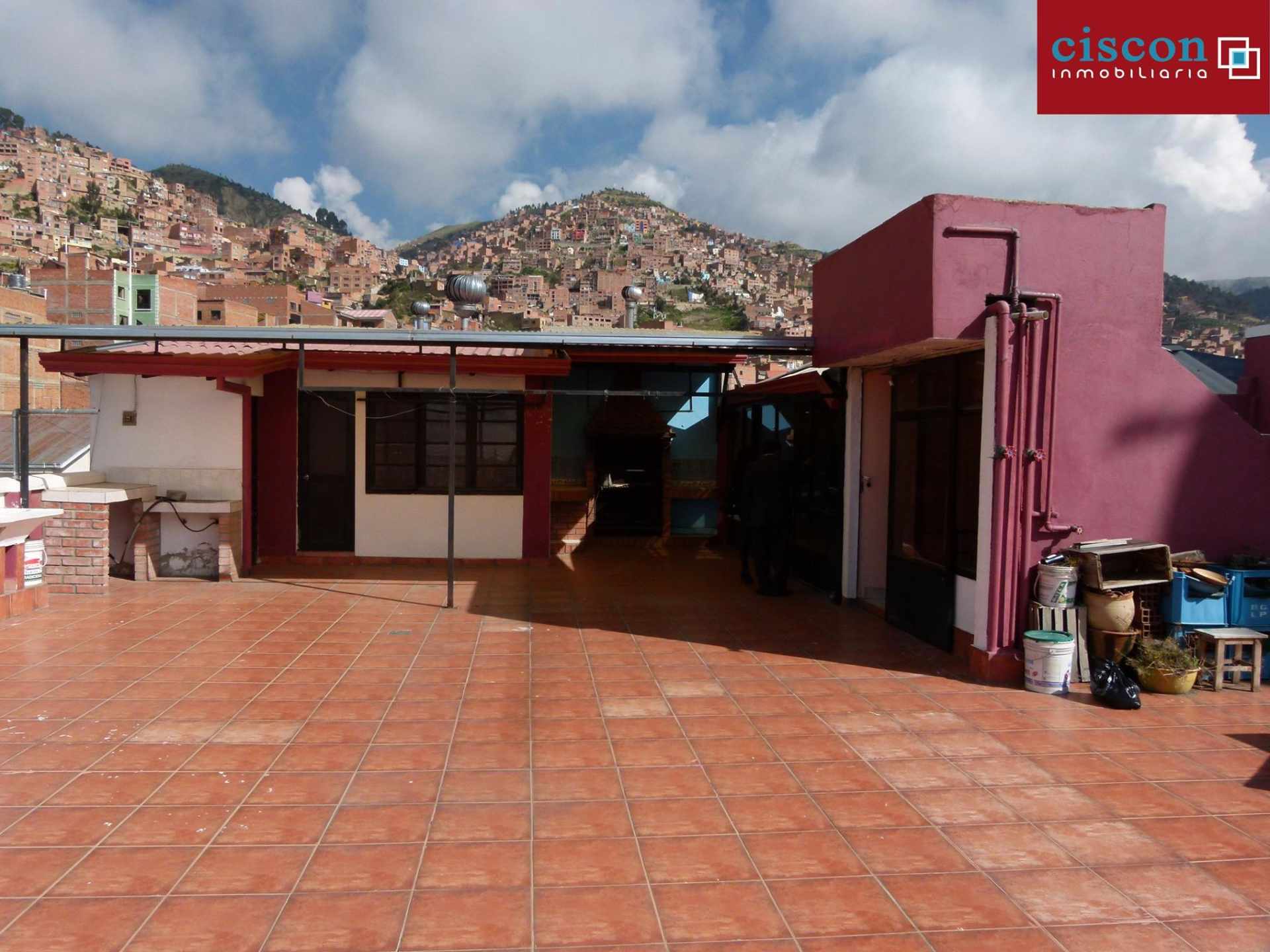 Casa en VentaVilla Fatima, a una cuadra del Shopping La Cumbre. 15 dormitorios 15 baños 3 parqueos Foto 6