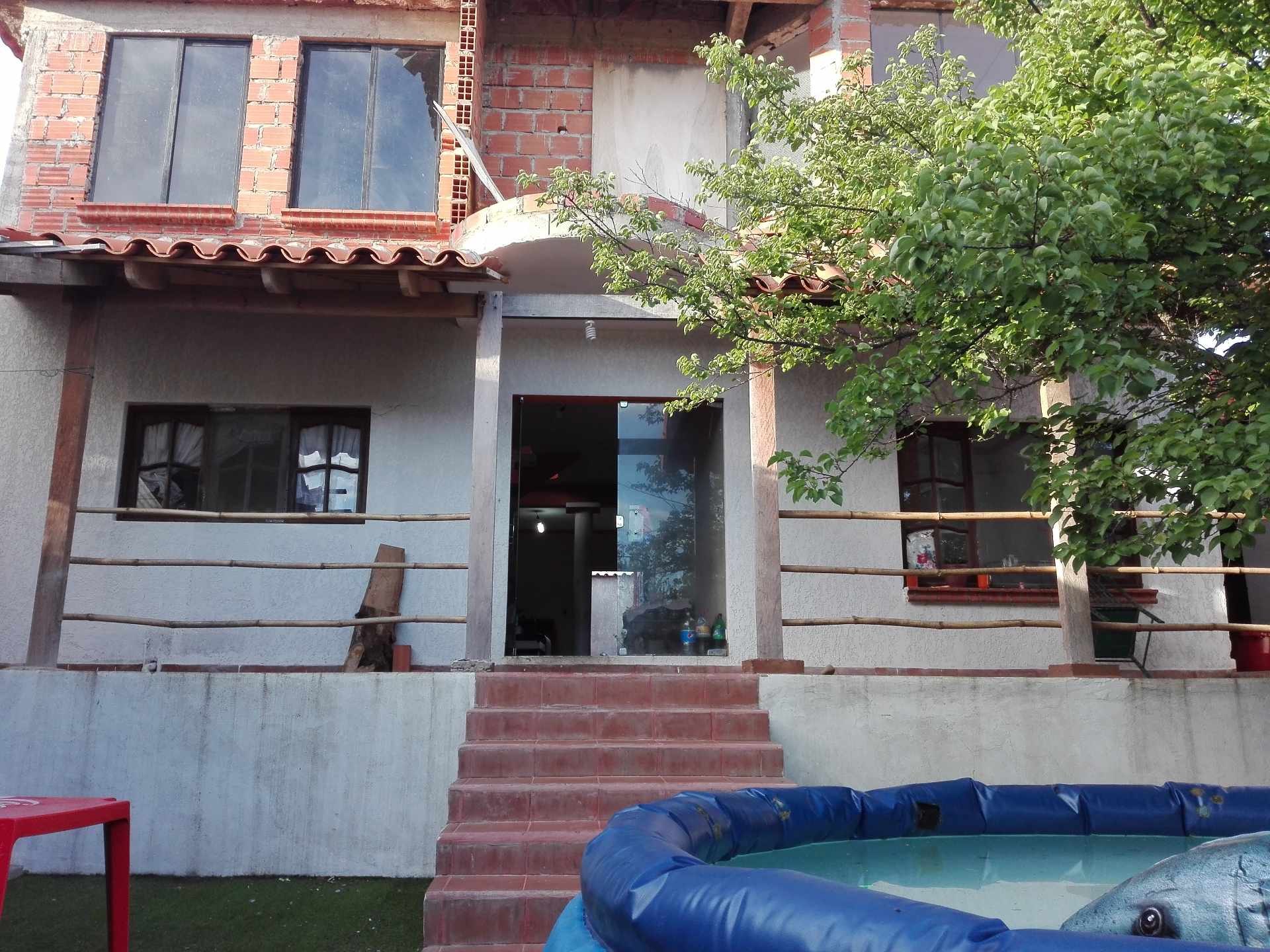 Casa en SENAC en Tarija 5 dormitorios 5 baños 3 parqueos Foto 12