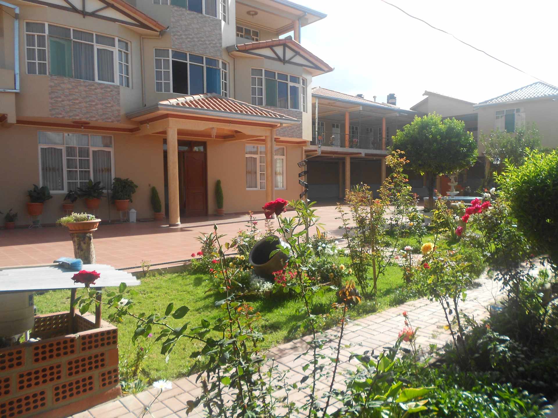 Casa en Colcapirhua en Cochabamba 18 dormitorios 20 baños 5 parqueos Foto 7