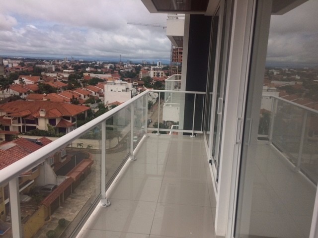 Departamento en VentaEdificio Puerto Madero, Calle los Claveles al lado de Sirari Suites zona de Equipetrol Foto 3