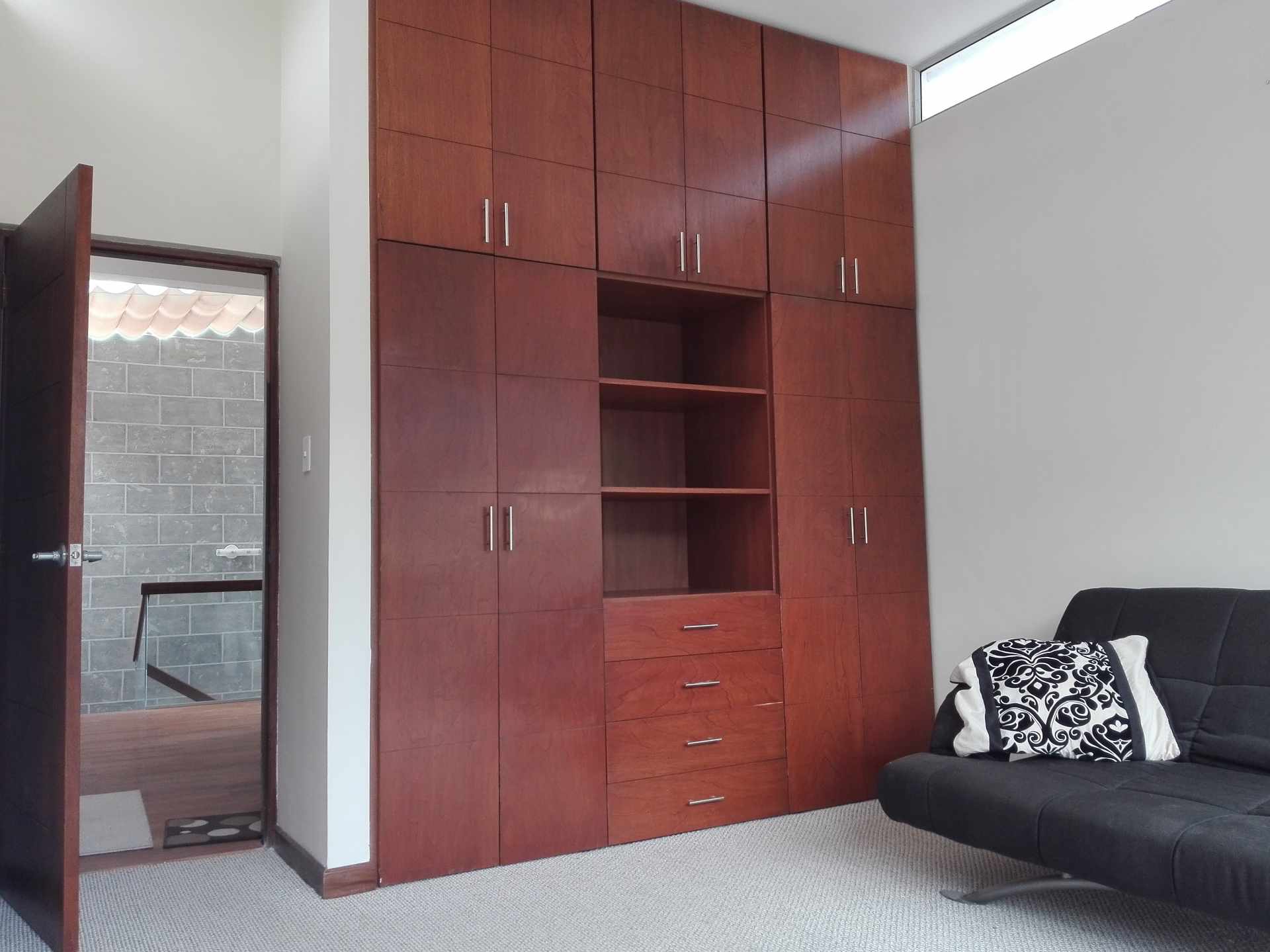 Casa en VentaCalle 2 de Febrero, entre calles 6 y 7 de Mallasa, Nro 200 3 dormitorios 4 baños 2 parqueos Foto 2