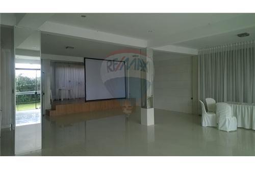 Local comercial en AlquilerAv. Circunvalación casi Av. Melchor Urquidi Foto 17